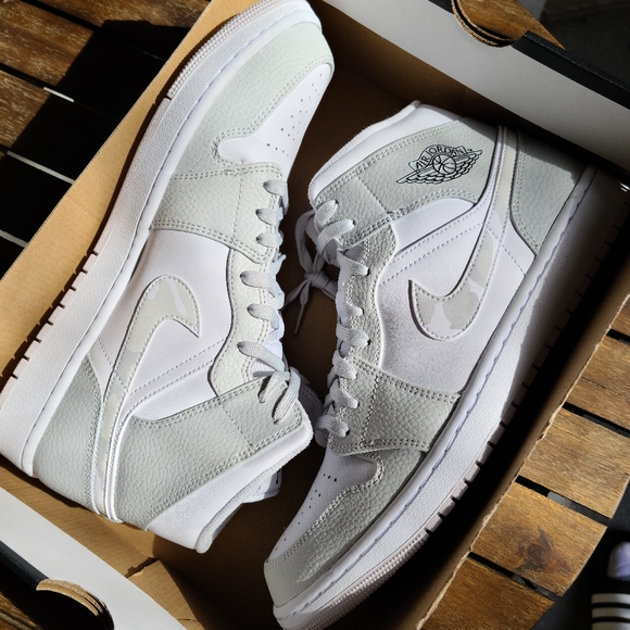 Jordan 1 Mid 'Grey Camo' - Picture 6 of 7